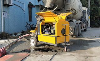 小型大骨料混凝土泵制造要注意什么-認(rèn)認(rèn)真真做細(xì)節(jié)[魯科重工]