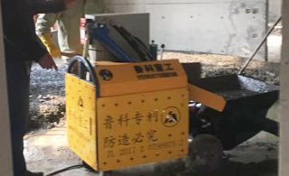 龍海建設(shè)集團(tuán)有限公司使用二次結(jié)構(gòu)泵機(jī)械施工更省力